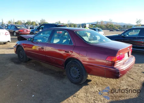 2001 Toyota Camry Le z USA, uszkodzony, nr VIN JT2BG22KX10548872